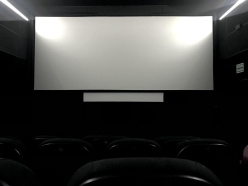 Zine bat norberarena. Zine garaikide kurtsoa (2022 apirila) = Un cine propio. Curso de cine contemporáneo (abril 2022) = A Cinema of One's Own. Contemporary cinema course (april 2022)